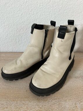 Zara Cream and Black Kids Chelsea Boots
